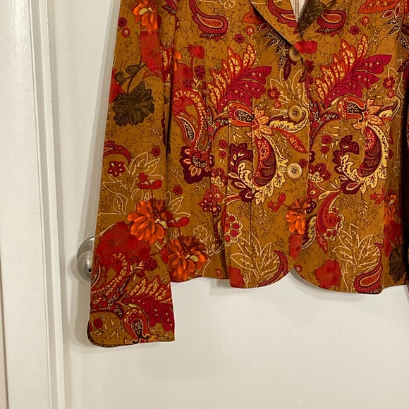 Gorgeous camel brown and red paisley blazer - Picture 2 of 13